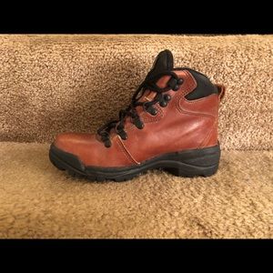 Columbia Cold Creek Oak Brown Leather Boots